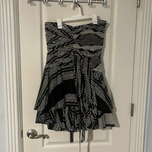 SUPER cute 2000s strapless dress from Calvin Klein!!